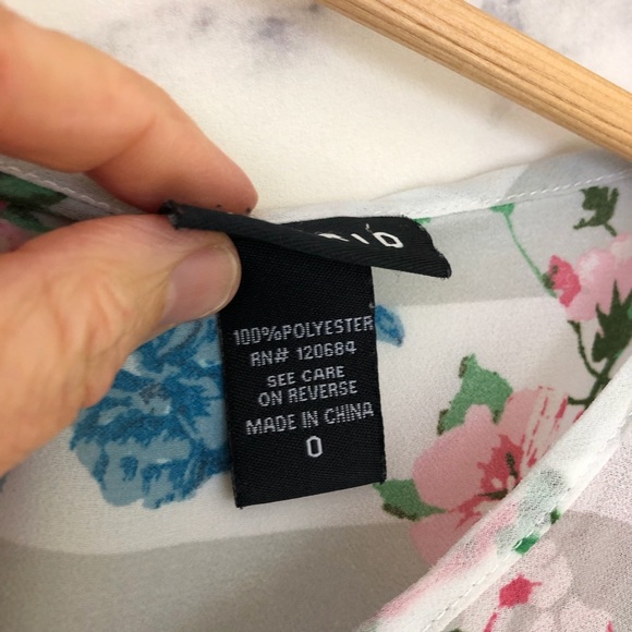 🌸SOLD🌸Torrid Button Back Floral Sheer Blouse - Picture 5 of 7